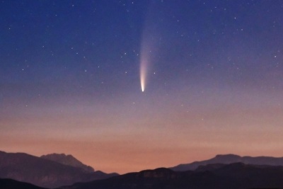 Observació d'estels i del cometa de 2023 (ZTF)